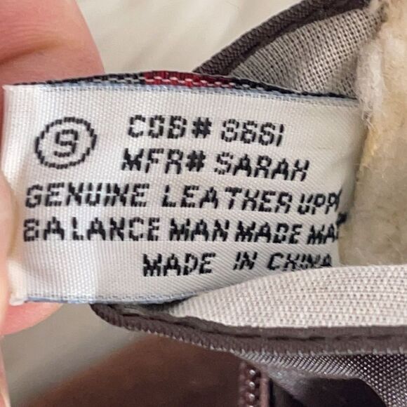 totes Brown Suede Lined Zip Front Booties Sz 9 - Picture 5 of 6